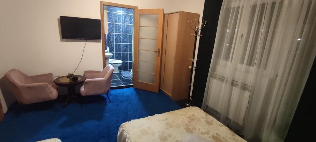Guesthouse Prenociste Faraon ปิเลฟเลีย ภายนอก รูปภาพ