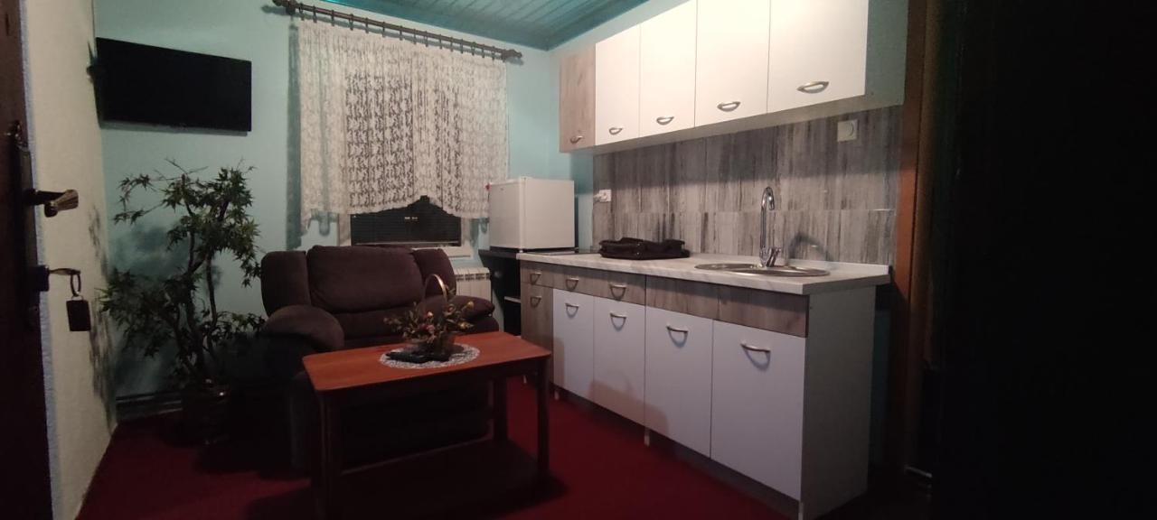 Guesthouse Prenociste Faraon ปิเลฟเลีย ภายนอก รูปภาพ