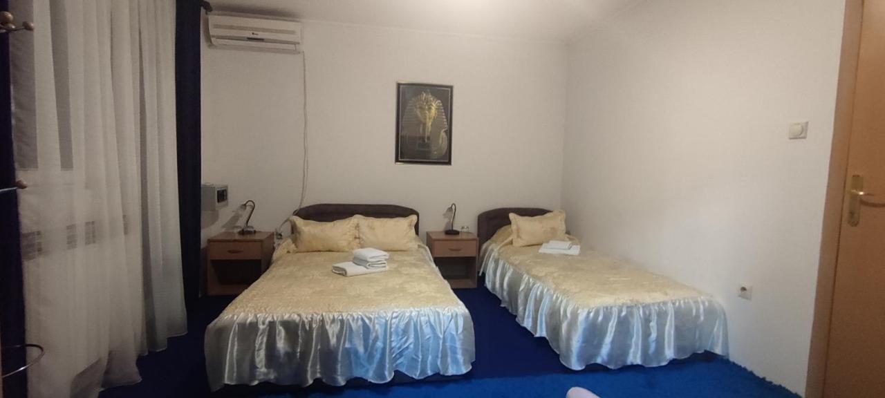 Guesthouse Prenociste Faraon ปิเลฟเลีย ภายนอก รูปภาพ